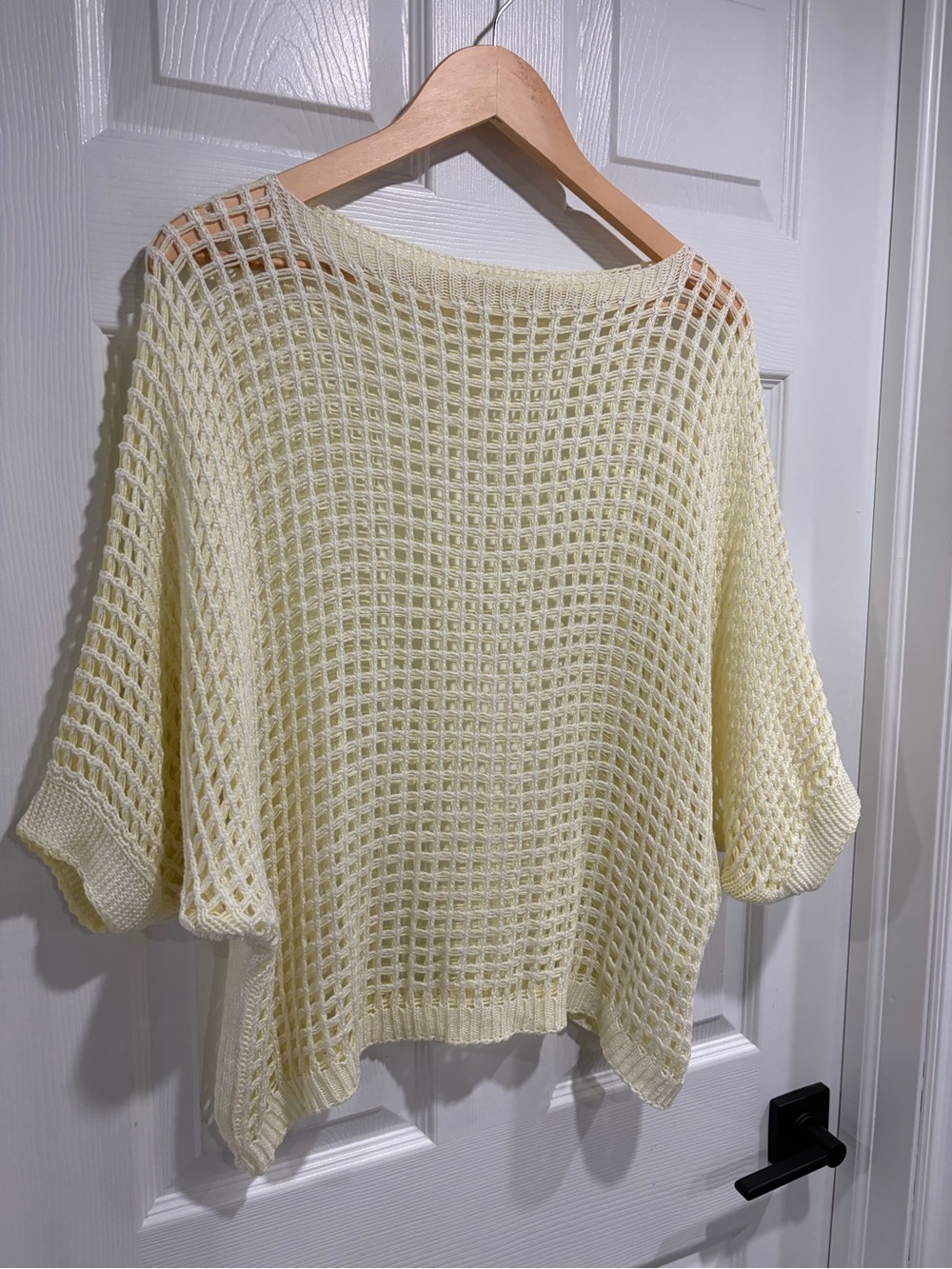 Made in Italy Light Yellow Open-Weave Women’s Sweater Cover-Up - Picture 2 of 6